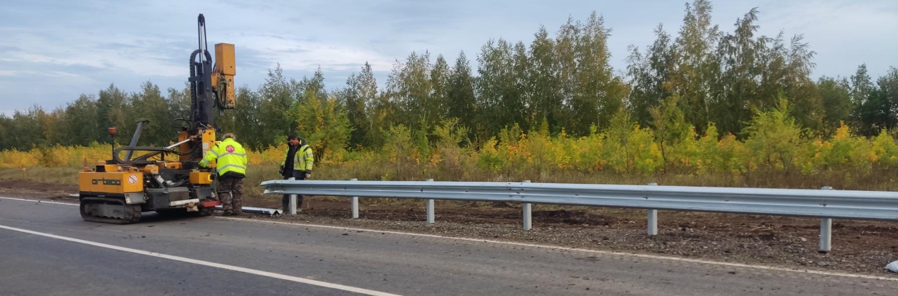 Монтаж пешеходных и барьерных ограждений